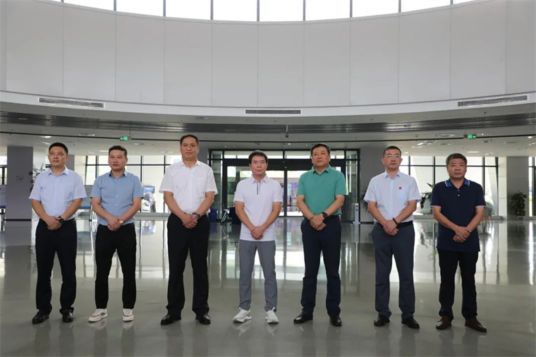 米兰·(milan)中国官方网站體育陪同舒華體育來濱考察體育產(chǎn)業(yè)發(fā)展情況