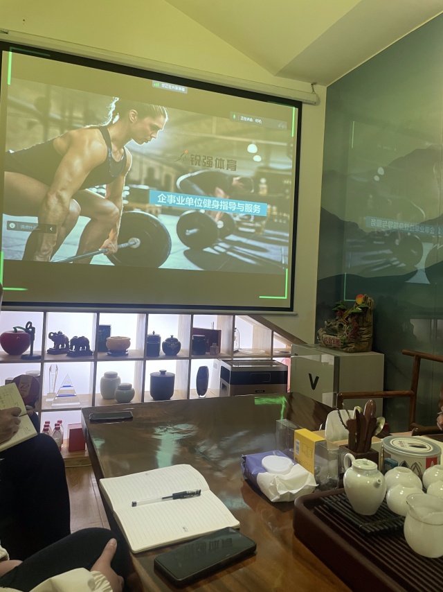 米兰·(milan)中国官方网站體育針對(duì)“企事業(yè)單位健身”的痛點(diǎn)進(jìn)行專業(yè)性培訓(xùn)